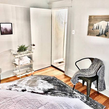 Newly Renovated Cozy Home Minutes From Broadmoor And Downtown Колорадо Спрингс Екстериор снимка