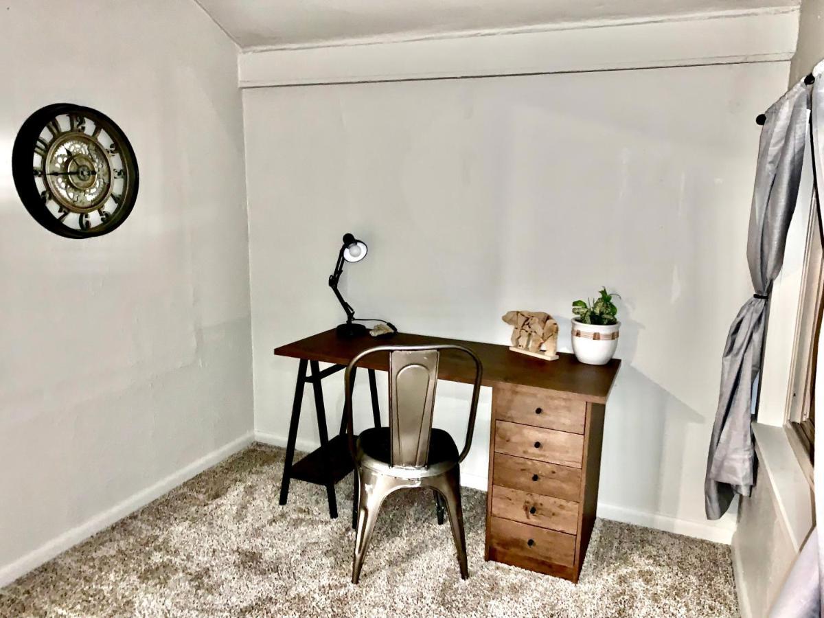 Newly Renovated Cozy Home Minutes From Broadmoor And Downtown Колорадо Спрингс Екстериор снимка