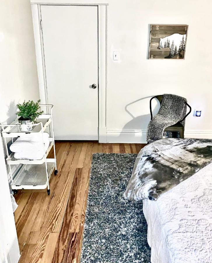 Newly Renovated Cozy Home Minutes From Broadmoor And Downtown Колорадо Спрингс Екстериор снимка