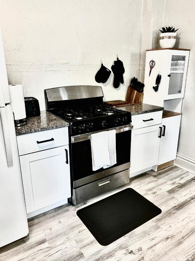 Newly Renovated Cozy Home Minutes From Broadmoor And Downtown Колорадо Спрингс Екстериор снимка
